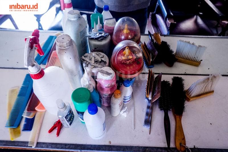 Peralatan cukur sederhana. (Inibaru.id/ Audrian F)<br>