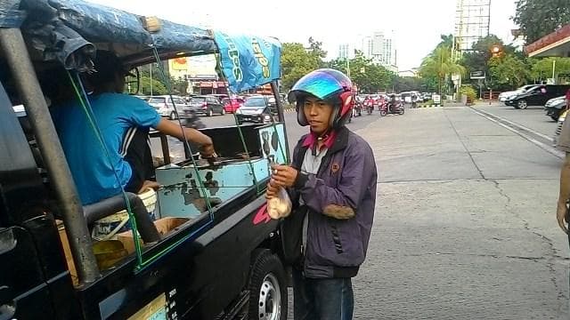 penjual tahu bulat (Okezone/Taufik)
