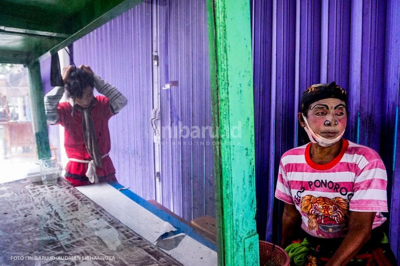 Beristirahat sejenak sebelum kembali pentas.<br>