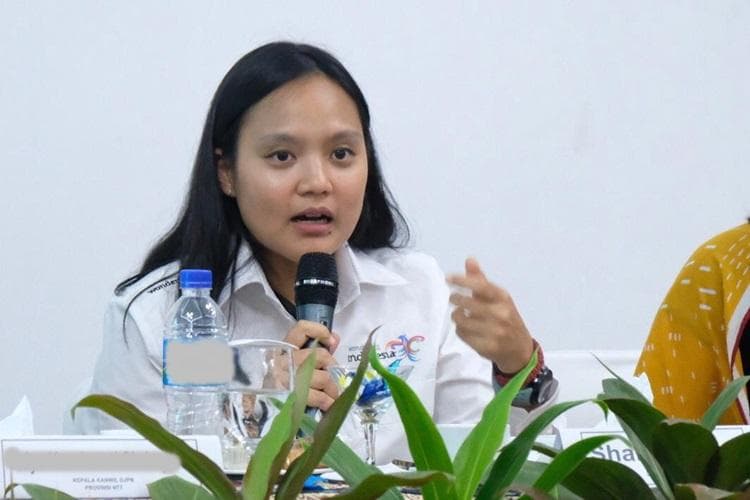 Direktur BPOLBF Shana Fatina menanggapi foto komodo dan truk tersebut. (Florespost)