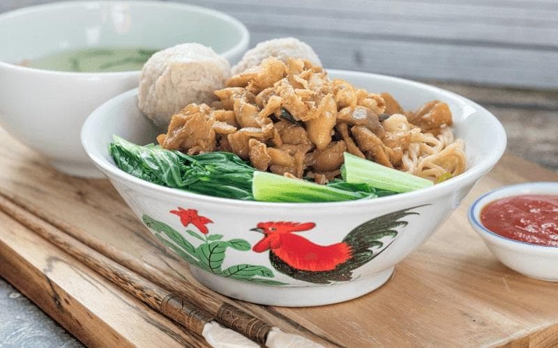 Mangkuk ayam jago aslinya berasal dari Tiongkok. (airyrooms)