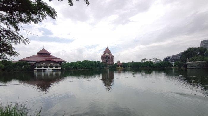 Penemuan jenazah Akseynia di Danau UI. (Jakarta.tribunnews)