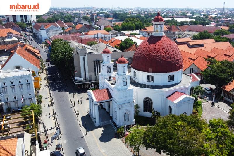 Atap Gereja Blenduk yang terbuat dari seng sudah rapuh dan bocor. (Inibaru.id/ Triawanda Tirta Aditya)<br>