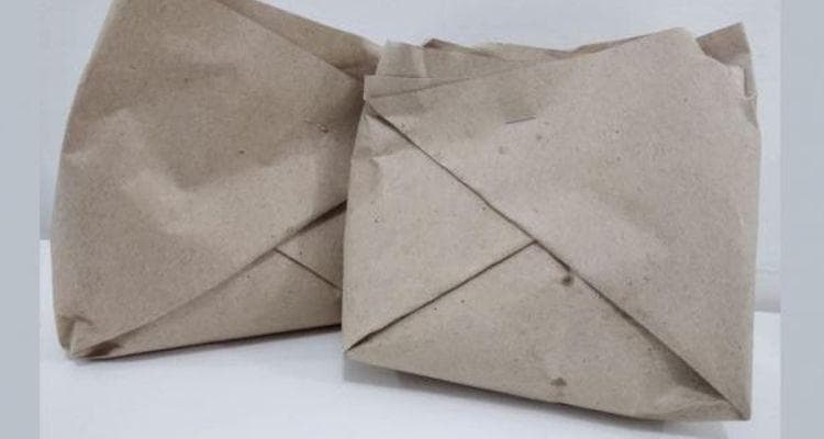 Nasi bungkus sering ditemui di Cirebon. (Istimewa)<br>