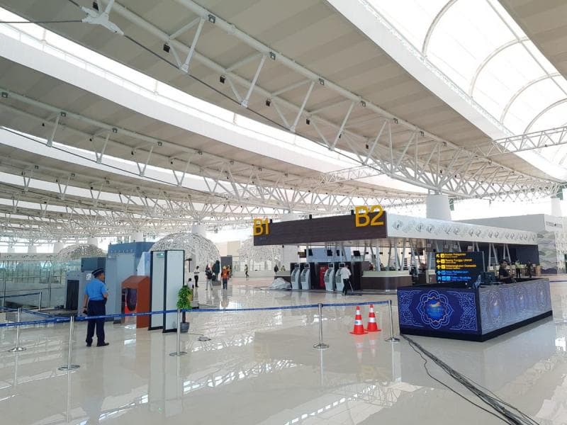 Yang digunakan untuk lokasi prewedding adalah area publik, bukan area steril di dalam bandara. (Sinar Harapan)<br>