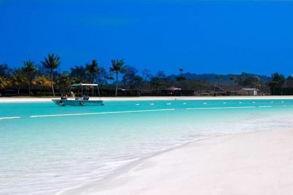 Crystal Lagoon menjadi kolam terbesar se-Asia Tenggara. (IDN Times)<br>