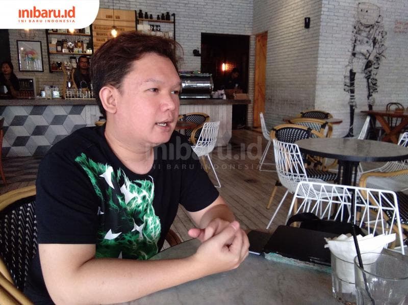 Niki Hutomo sejak kecil sudah akrab dengan dunia fesyen. (Inibaru.id/ Isma Swastiningrum)<br>