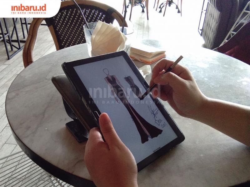 Desain Niki Hutomo memiliki karakter cantik, anggun, dan elegan.  (Inibaru.id/ Isma Swastiningrum)