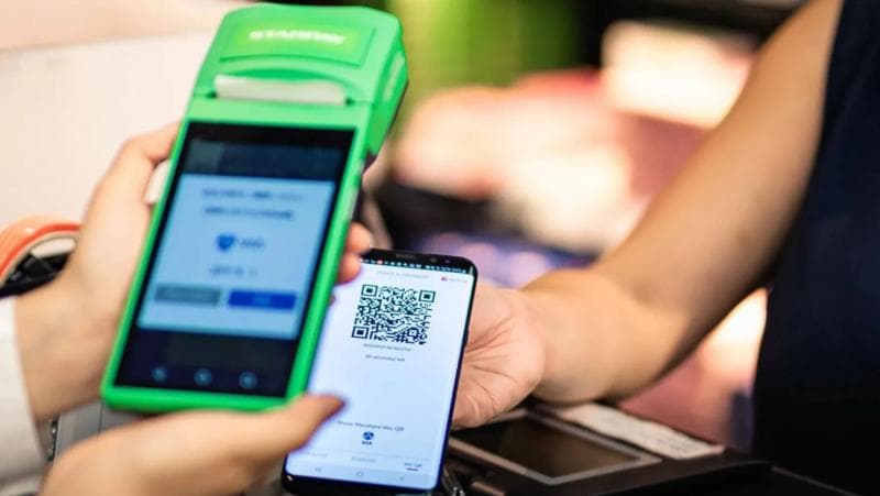 Ilustrasi transaksi cashless. (Bobobox)
