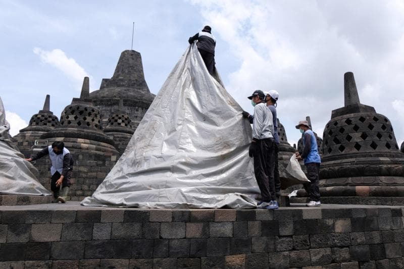 Penutupan ditujukan demi melindung candi dari dampak abu vulkanik yang bisa merusak. (Medcom/ANTARA Foto/Anis Efizudin)