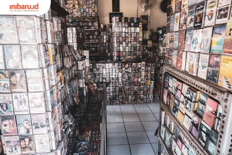 Belantara kaset-kaset pita. (Inibaru.id/ Audrian F)<br>