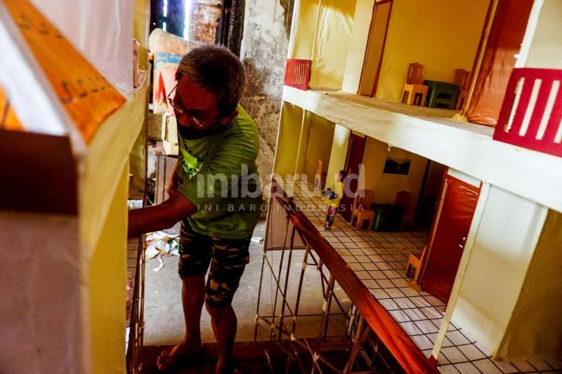 Rumah Kertas terdiri dari berbagai ruangan dan perabotan rumah tangga. (Inibaru.id/ Audrian F)<br>