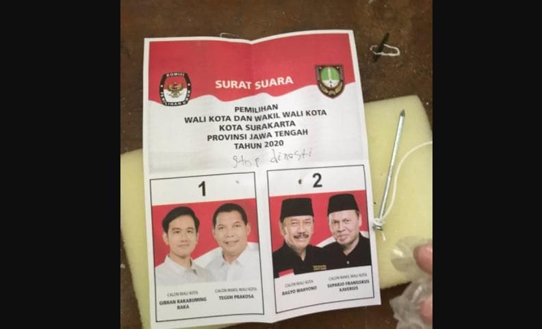 Protes politik dinasti di surat suara Pemilihan Wali Kota Surakarta. (Twitter/PolJokesID)