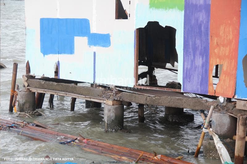 Dulunya rumah ini ditinggali warga. Namun l, hingga kini mereka belum berani kembali karena masih trauma.<br>