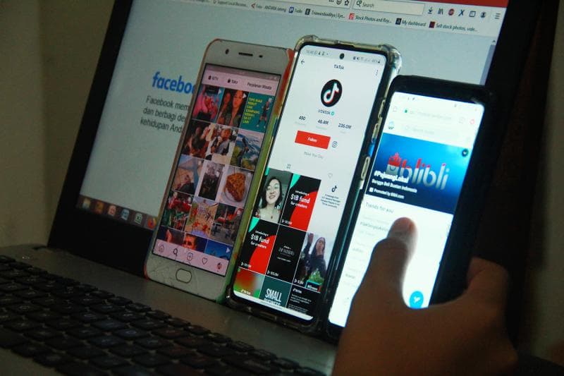 Ilustrasi media sosial. (Inibaru.id/ Triawanda Tirta Aditya)