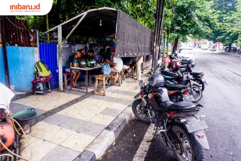 Berada di pinggir jalan. (Inibaru.id/ Audrian F)<br>