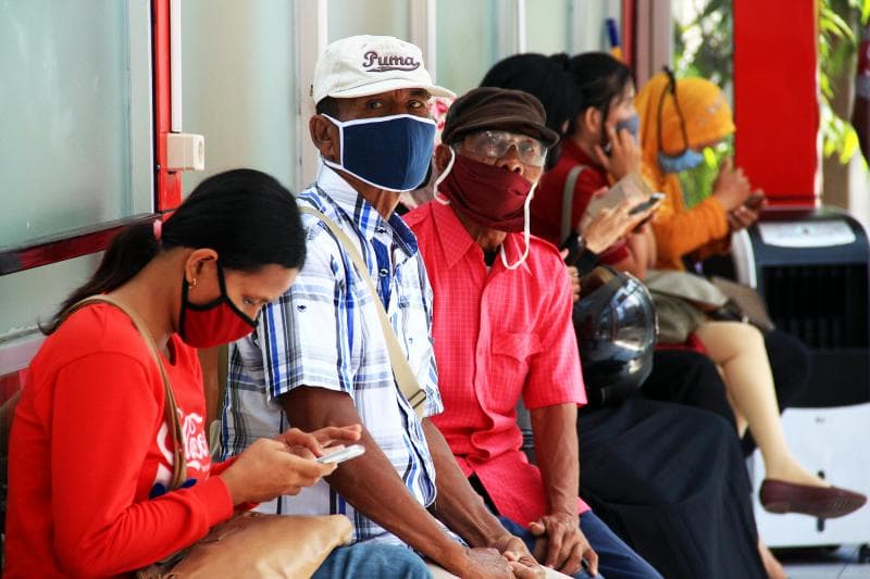 Masyarakat diminta melakukan protokol kesehatan secara ketat. (Inibaru.id/ Triawanda Tirta Aditya)<br>