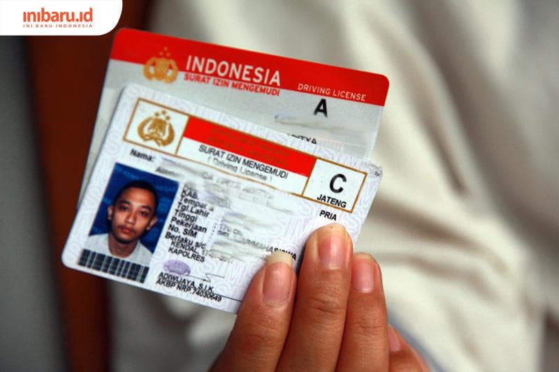 Bikin SIM patut memperhatikan kerapian pakian. (Inibaru.id/ Triawanda Tirta Aditya)<br>