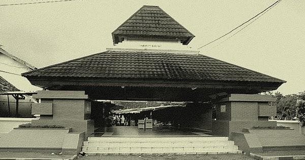 Kadilangu menjadi wilayah yang dihadiahkan kepada Sunan Kalijaga oleh sultan Demak. (Aksara)