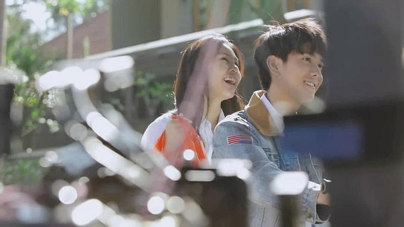 Milea dan Dilan, kisah cinta remaja karya Pidi Baiq. (Layar.id)<br>