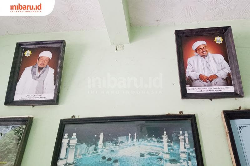 Foto Habib Rizieq yang bersanding dengan eks ketua laskar FPI Jawa Tengah. (Inibaru.id/ Zulfa Anisah)
