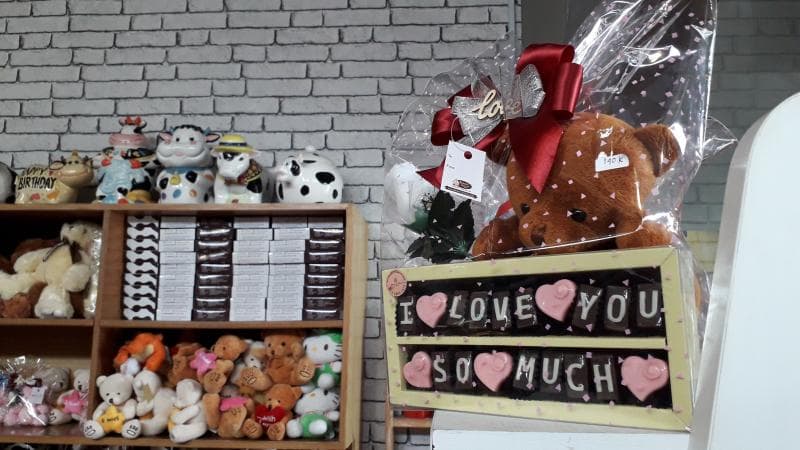 Salah satu produk cokelat yang bisa bicara dari Roemah Coklat Semarang. (Inibaru.id/ Dyana Ulfach)
