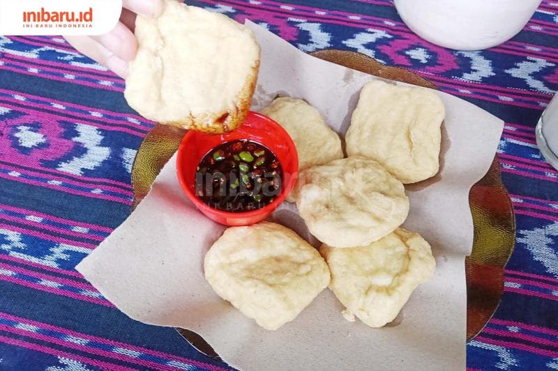 Tahu goreng ini sudah nikmat tanpa campuran apapun.&nbsp;(Inibaru.id/ Zulfa Anisah)