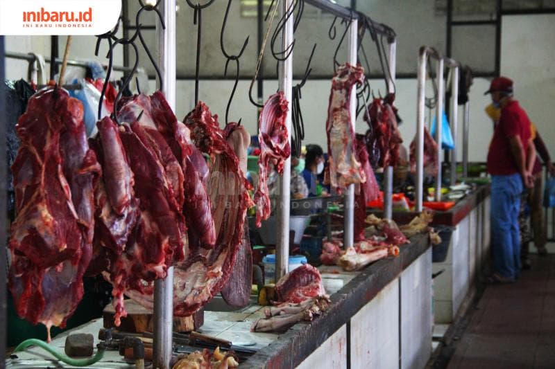 Meski harga daging sapi naik, banyak pedagang justru merugi. (Inibaru.id/Triawanda Tirta Aditya)