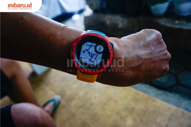 Kalau mau ikut lari perlu punya perkakas teknologi seperti running watch. (Inibaru.id/ Audrian F)