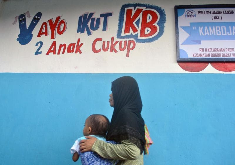 Program KB yang diadopsi dari Sulianti Saroso. (Tirto/Antara Foto/Arif Firmansyah)