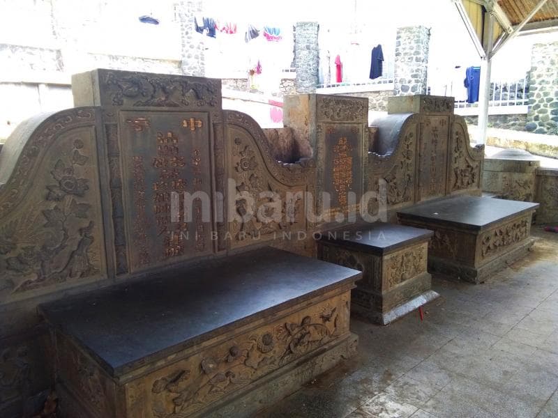 Bongpay Thio Thiam Tjong dan dua istrinya. (Inibaru.id/ Isma Swastiningrum)