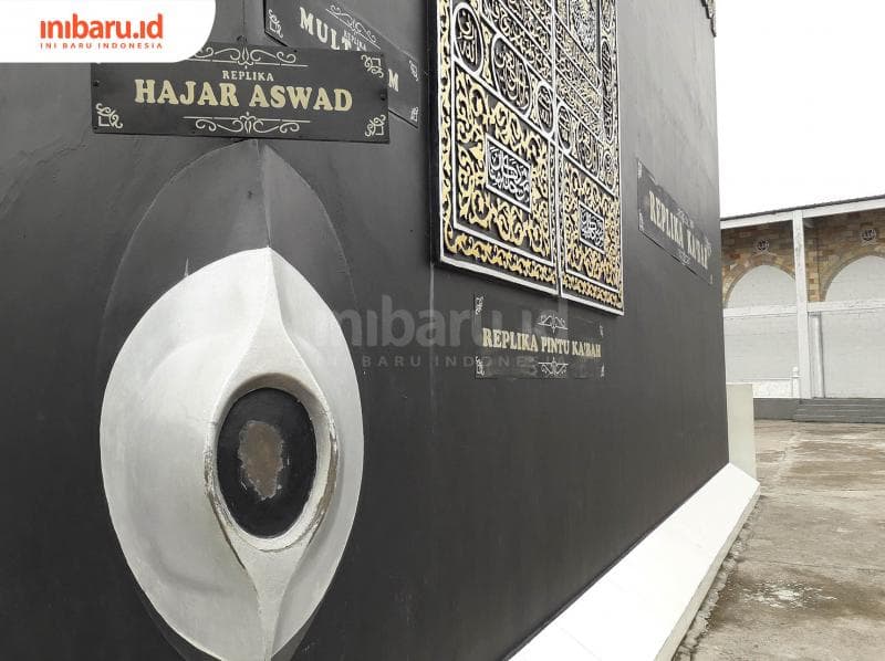 Replika Kabah di Firdaus Fatima Zahra Semarang yang bikin makdeg maktratab! (Inibaru.id/ Dyana Ulfach)