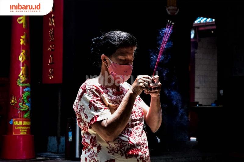 Berdoa dengan khusyuk. (Inibaru.id/ Audrian F)<br>