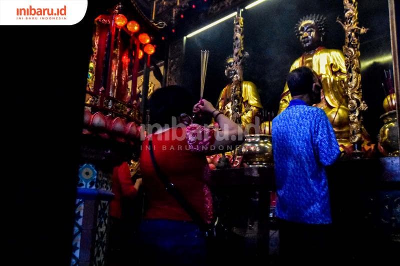 Menyembah dewa-dewi. (Inibaru.id/ Audrian F)<br>