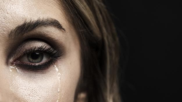 Ketika menangis tenggorokan terasa tercekat. (Freepik)