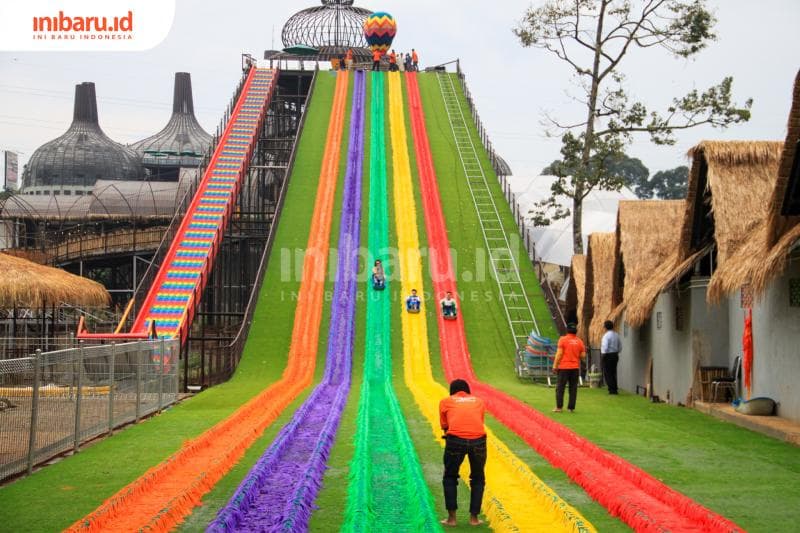 Perosotan Dusun Semilir  digandrungi oleh pengunjung. (Inibaru.id/ Audrian F)<br>