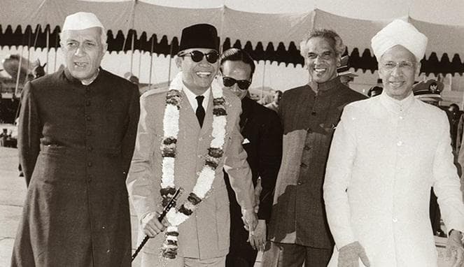 Soekarno diketahui memiliki tiga buah tongkat komando berbeda. (Bombastis)