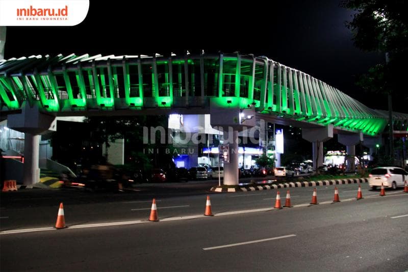 Pandanaran Sky Bridge menjadi daya tarik baru bagi masyarakat untuk berekreasi. (Inibaru.id/ Audrian F)<br>