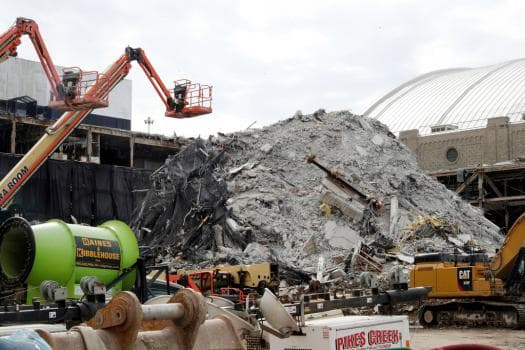 Bangunan tersebut telah luluh lantak. (Orange Country Register)