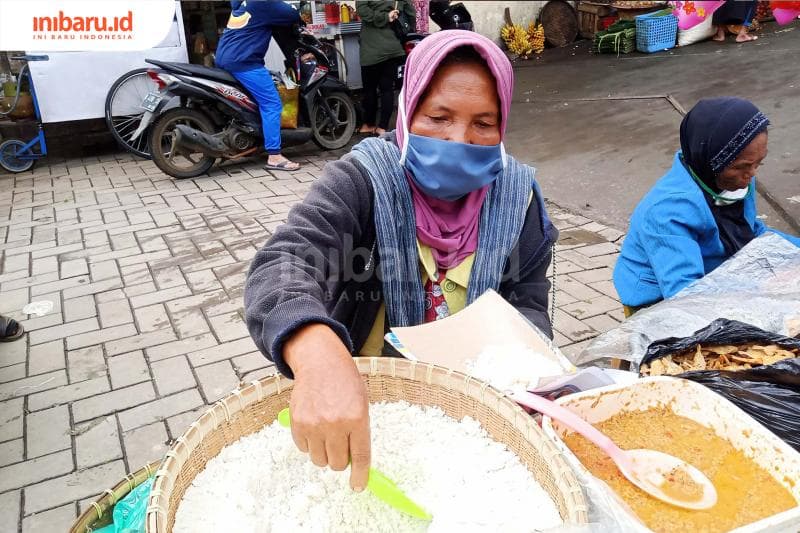 Seporsi Nasi Jagung, Sepenggal Tradisi, dan Sedikit Cerita