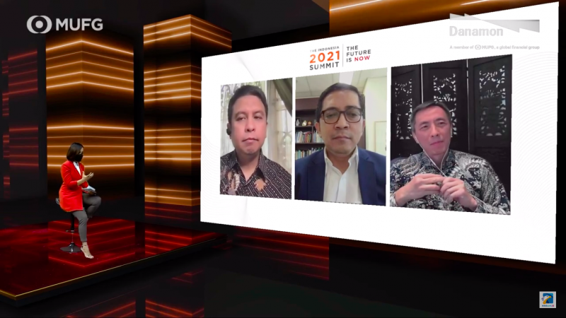 Tiga pembicara pada sesi kedua (Indonesia in 2021) adalah&nbsp;Ridzki Kramadibrata (kiri),&nbsp;Philips J Vermonte (tengah), dan Heriyanto Irawan (kanan). (Medcom)