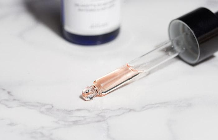 Jangan gunakan bersamaan retinol dan AHA. (Stylecraze)