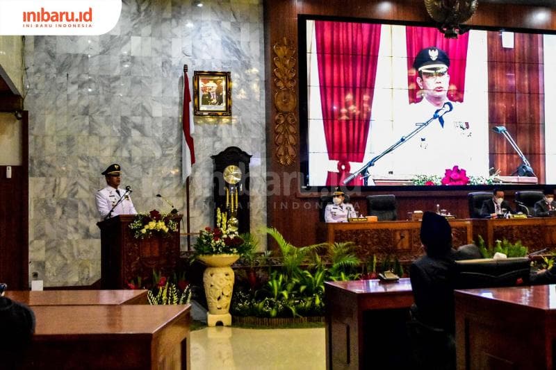 Hendi memberi sambutan saat rapat bersama DPRD Kota Semarang. (Inibaru.id/ Audrian F)