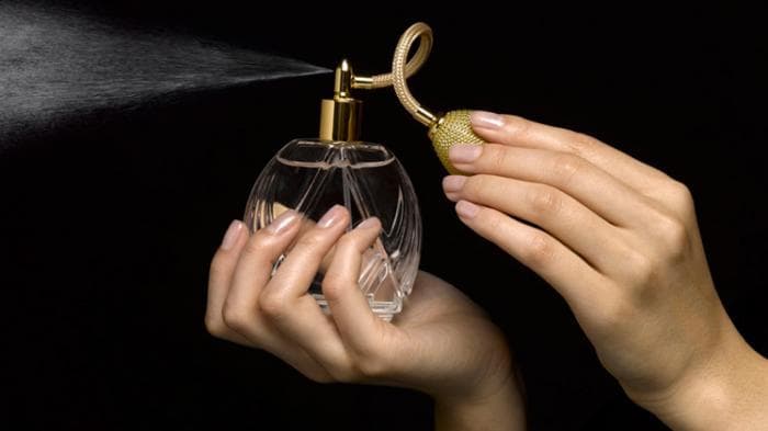 Digunakan sebagai pengikat aroma parfum. (Fashionindie)