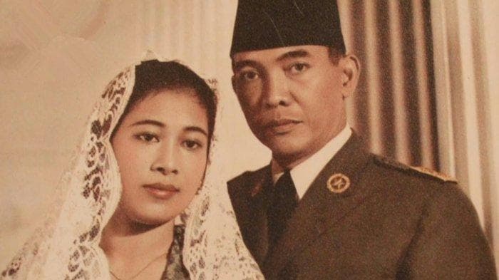 Inggit Ganarsih dan Soekarno. (Okezone)