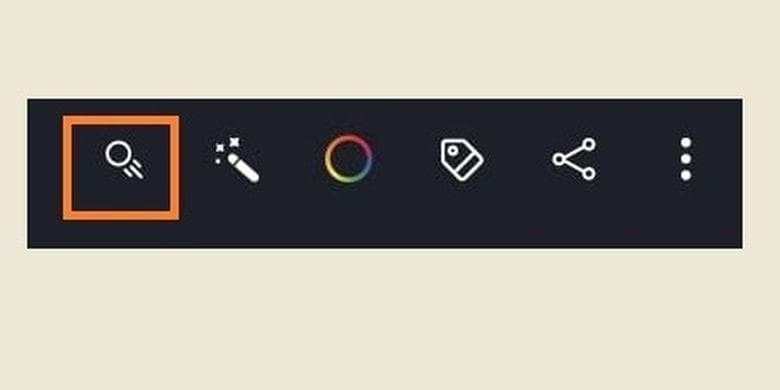 Klik ikon di tas untuk menganimasikan gambar. (Kompas)