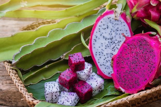 Beda Warna, Beda Nutrisi, Pilih Buah Naga Merah Atau Putih?