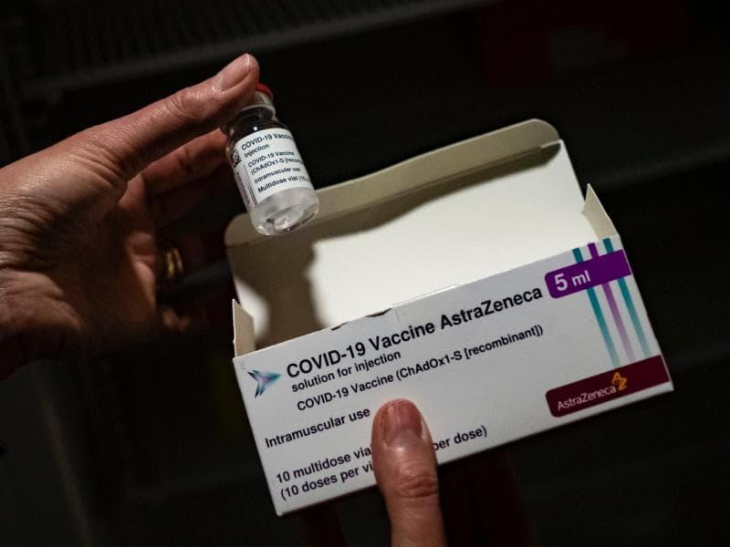 Vaksin Covid-19 AstraZeneca. (Foreignpolicy/Getty Images/Arnold Jerocki)