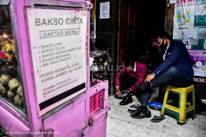 Siap berangkat kerja.