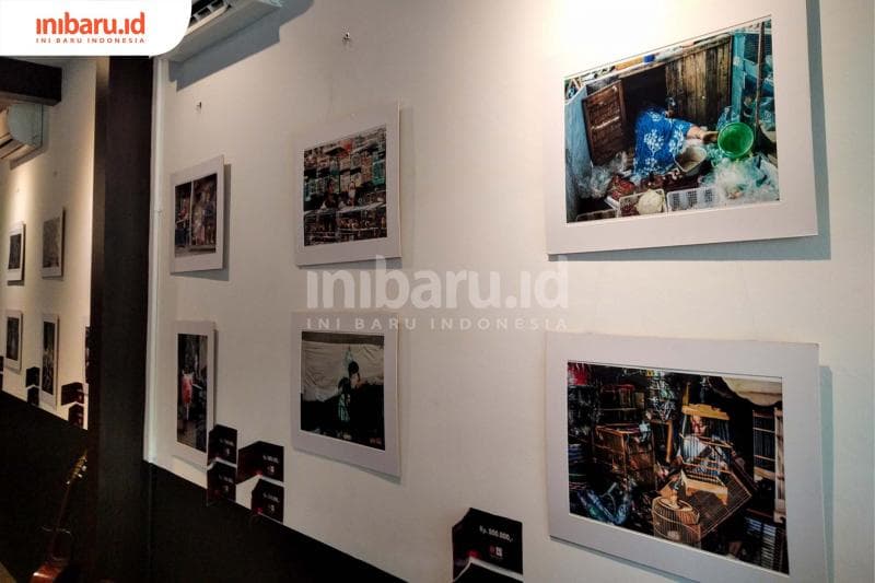 Pameran foto di Waroeng Kopi Alam. (Inibaru.id/ Audrian F)<br>